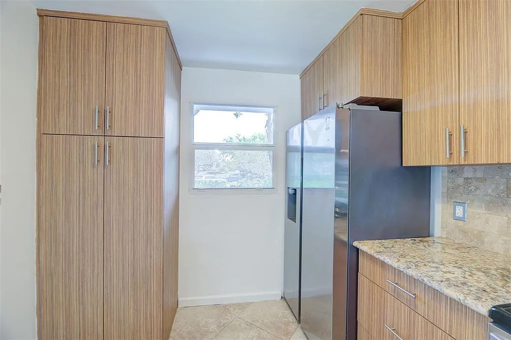 2 bed, 2.0 bath, 975 sqft, $2,000 — Photo 4