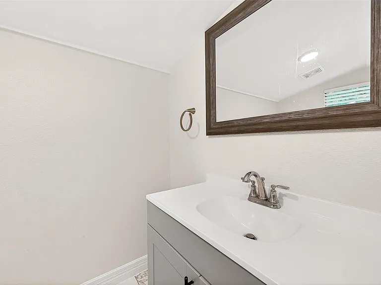 8111 Main St — Photo 20