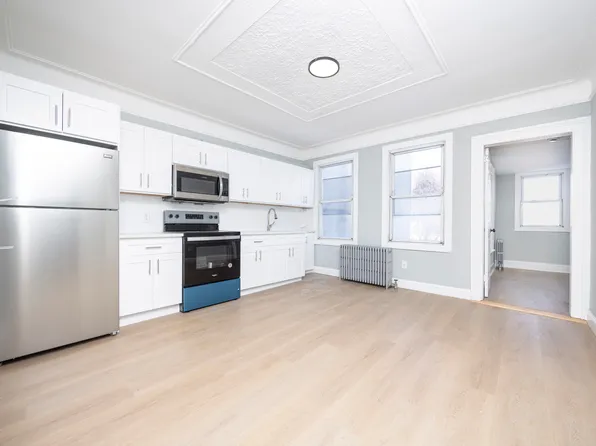 667 Glenmore Avenue image 1 of 6