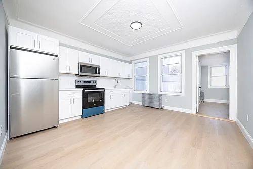667 Glenmore Ave #2F Photo 1