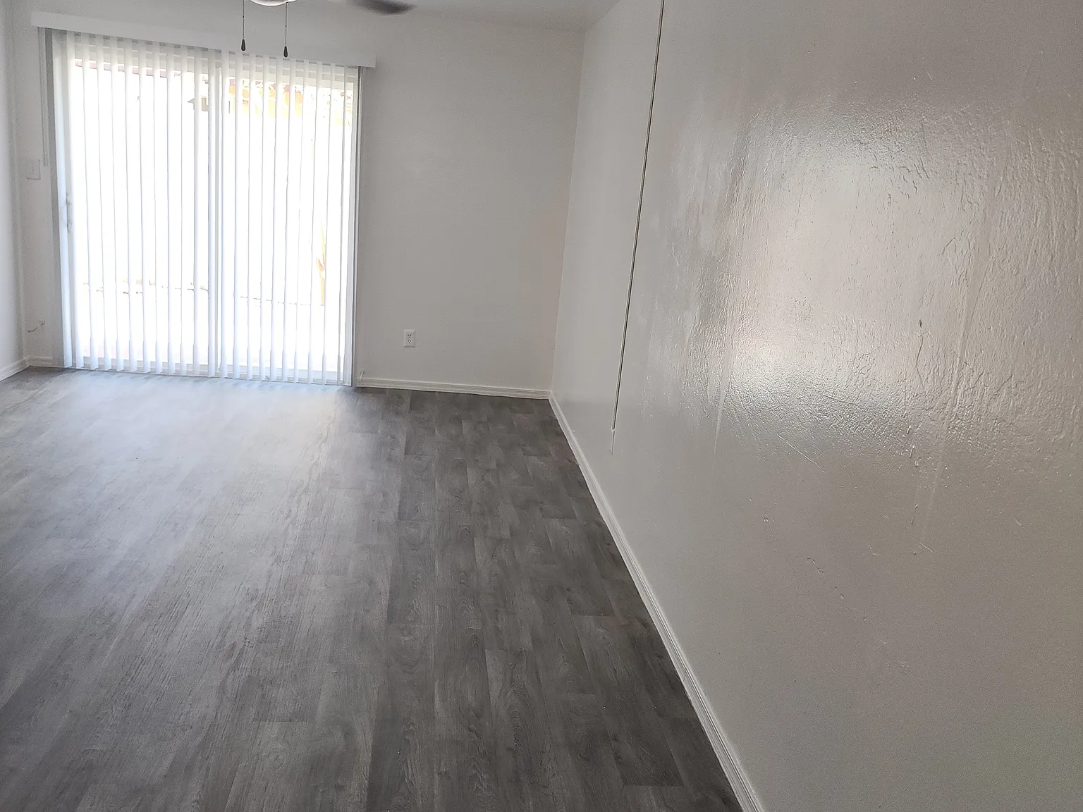 2 bed, 890 sqft, $1,300 — Photo 3