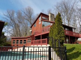 99 Quanopaug Trl, Woodbury, CT 06798