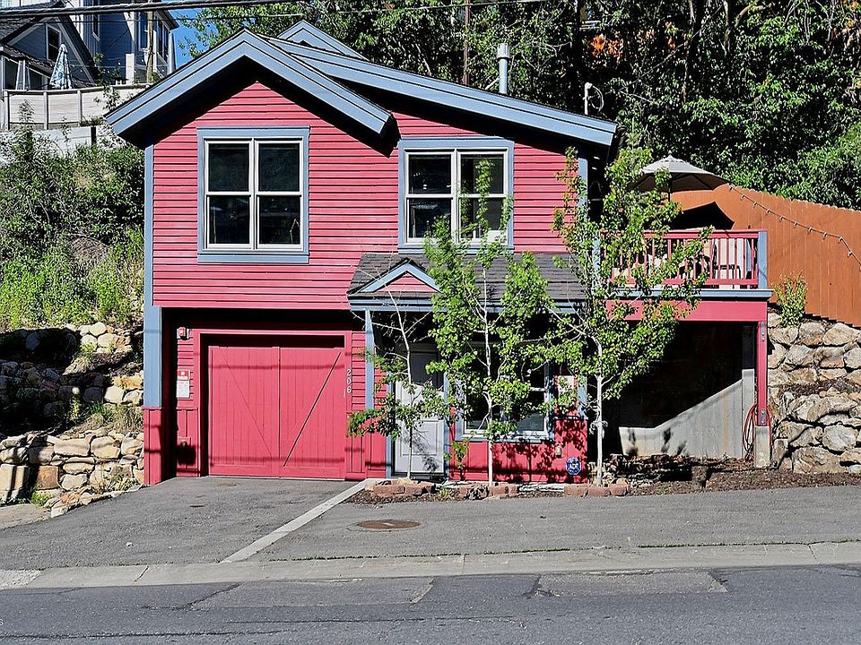 1st image of 206 Grant Ave