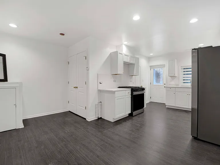 1317 W 18th Pl #CH — Photo 5