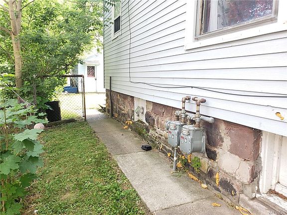 4th image of 1733 La Salle Ave