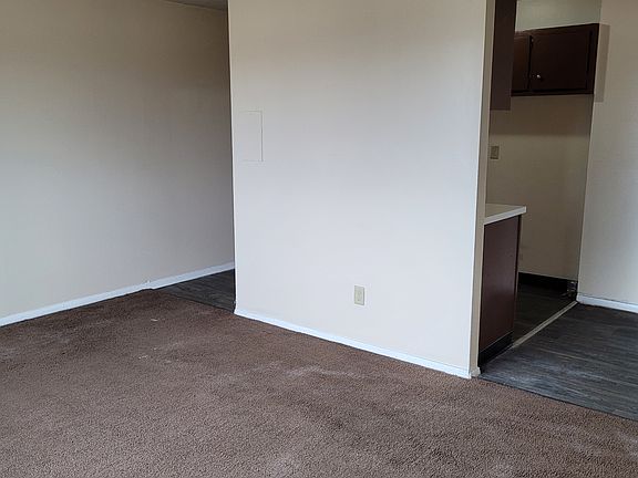 3rd image of 14835 Euclid Ave #308