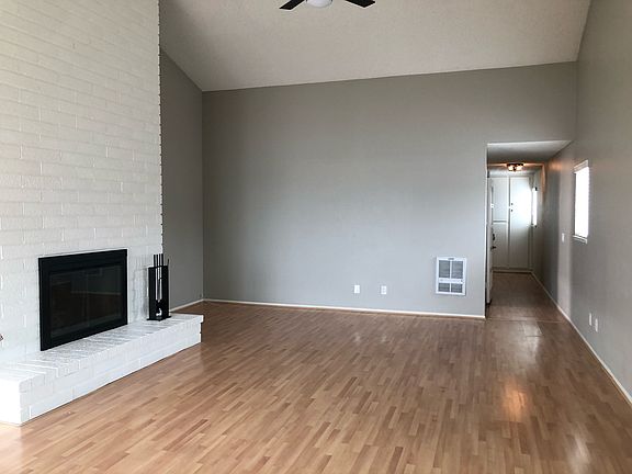 4th image of 1805 W Bay Ave #B