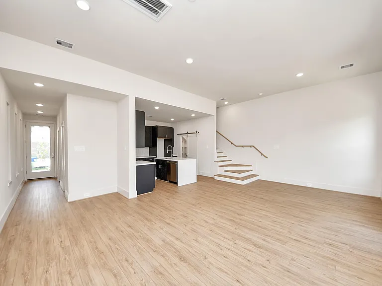 5905 Urban Pines St — Photo 32