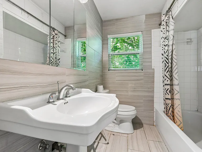 4523 Avenue H #B — Photo 18