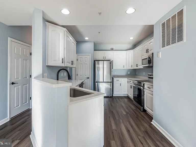 10329 Bridle Ct — Photo 11
