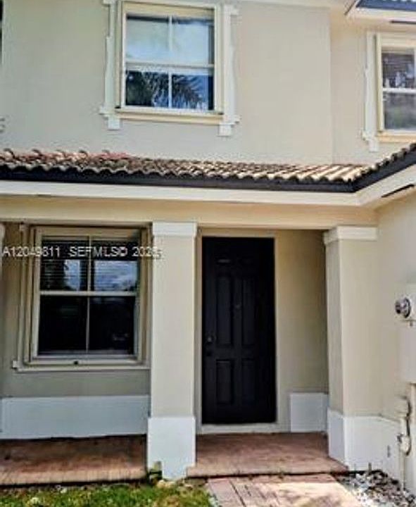1st image of 4163 NE 11th St #Townhouse 4163