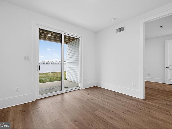 5th image of 22378 Langford Ln