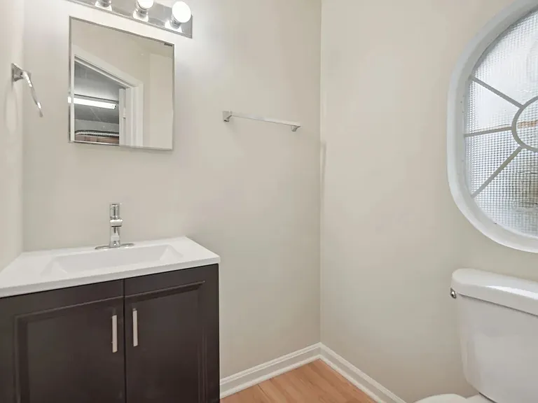 Overview of the half-bath on the lower level.