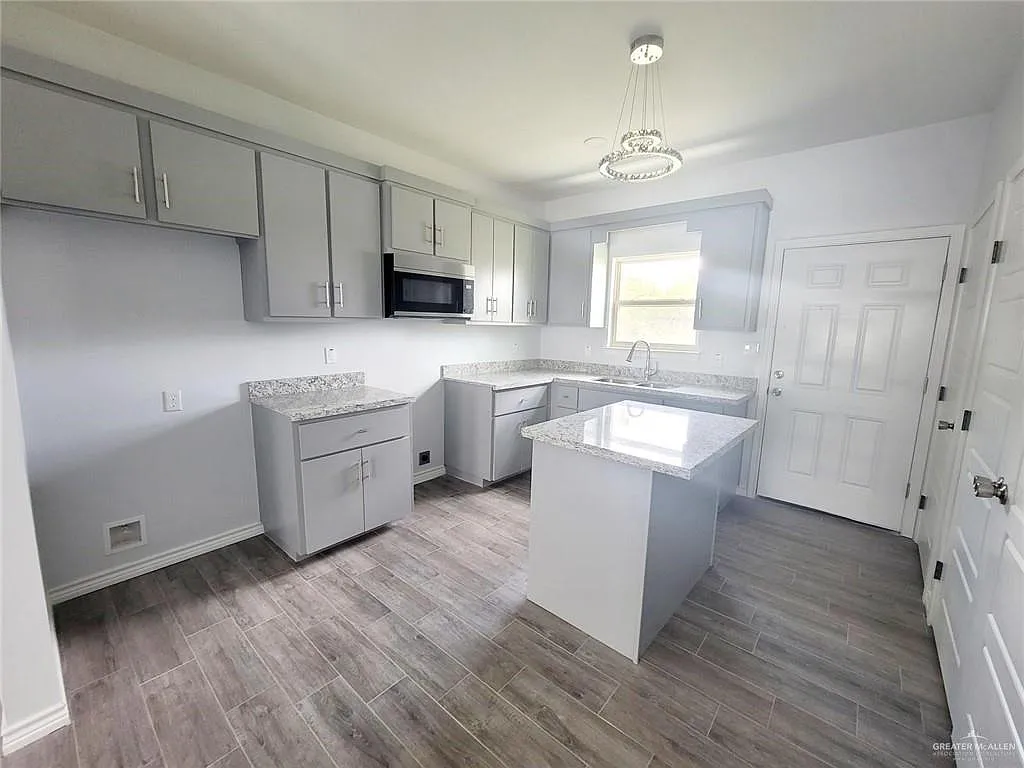 3 bed, 2.0 bath, 1000 sqft, $1,175 — Photo 4
