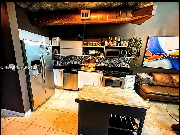 690 SW 1st Ct #Penthouse I06 — Photo 9
