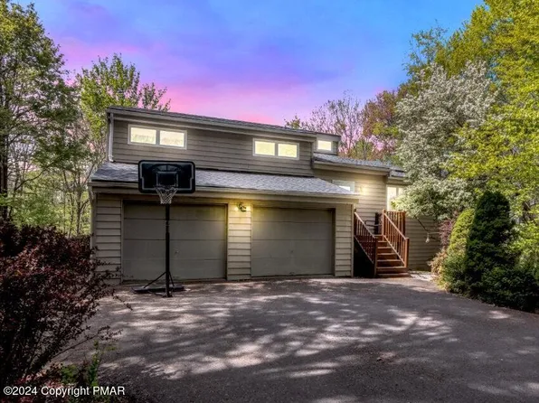 88 Mountainside Dr, Gouldsboro, PA 18424