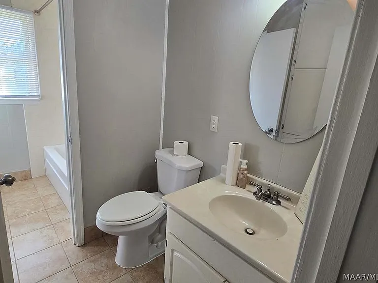 426 Stroll Dr — Photo 17