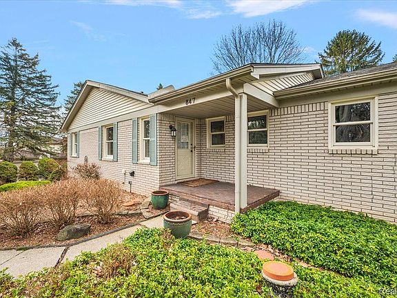4th image of 847 Leinster Rd