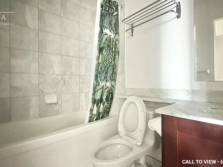 1910 Lake Shore Blvd W #9 — Photo 7