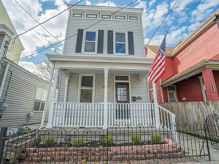 1509 Morton Ave photo 1