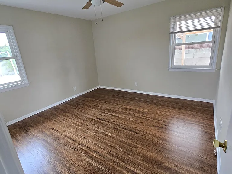 15242 Roselle Ave — Photo 5