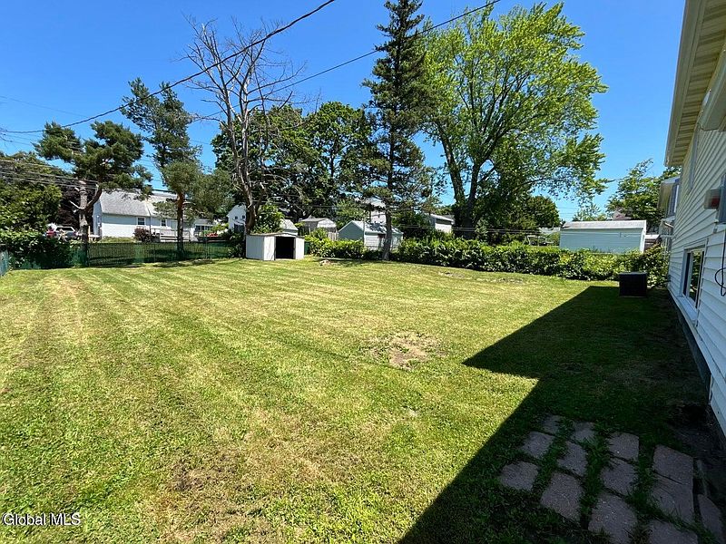 5th image of 9 Dover Drive