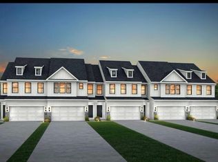 3274 Morab Dr, Zionsville, IN 46077