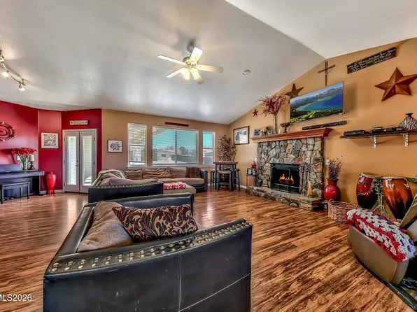 2827 Wade St, Minden, NV 89423