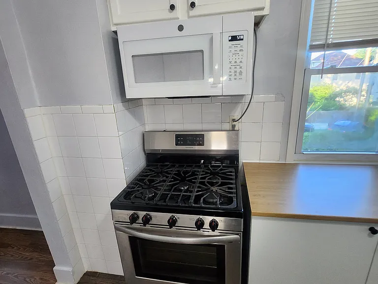 468 Beaumont St E #4 — Photo 17