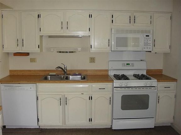 2nd image of 4400 Wildwood Ct