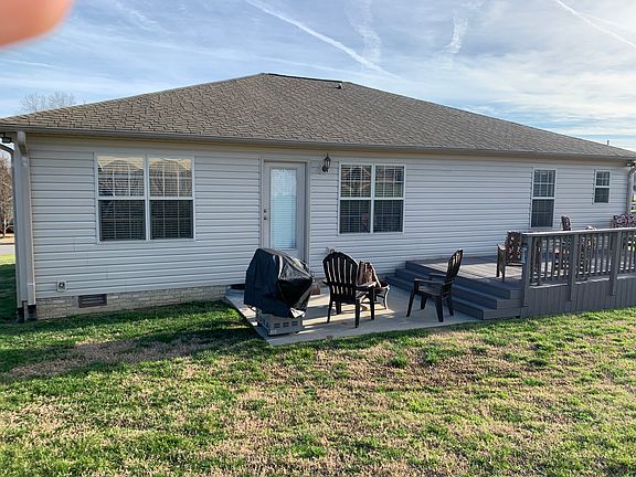 Spacious Deck and Patio 