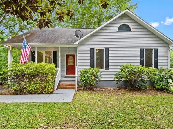 209 Forest Ave, Landrum, SC 29356