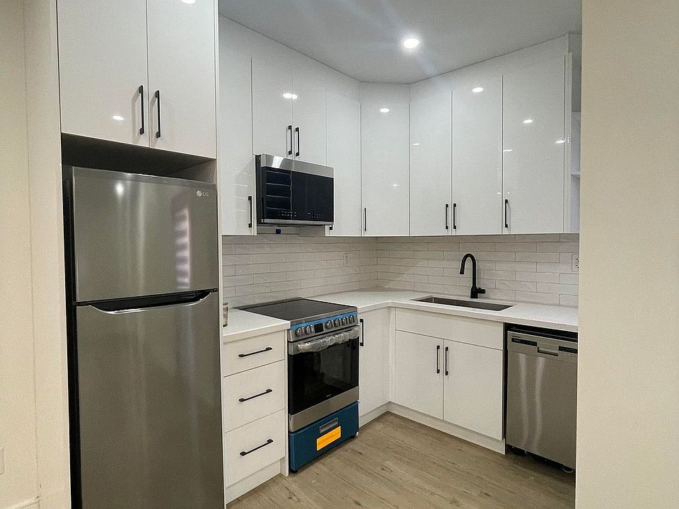 1st image of 1014 Coxwell Ave