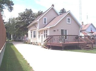 2015 S 9th St, Manitowoc, WI 54220