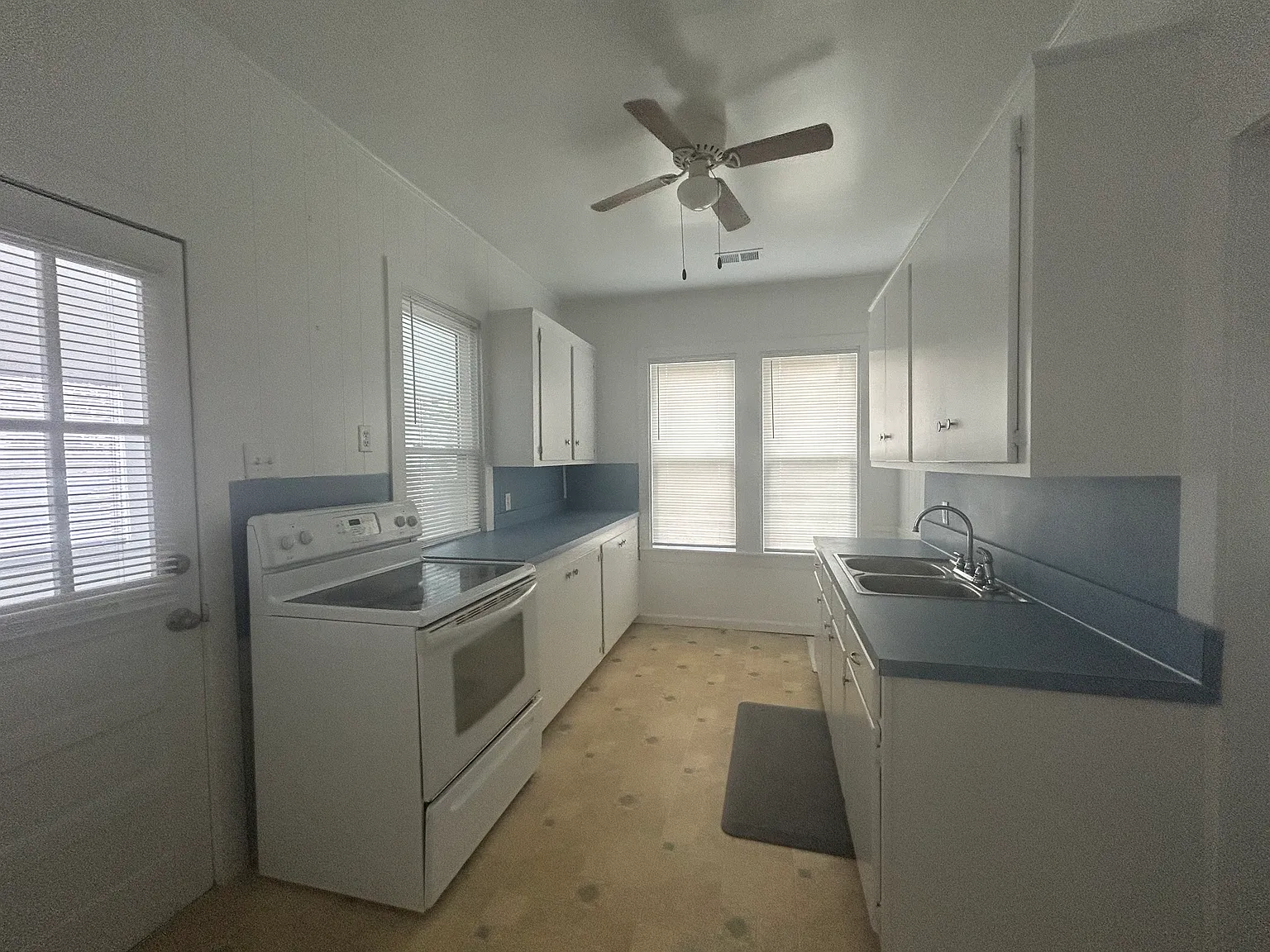 3 bed, 1250 sqft, $1,500 — Photo 3