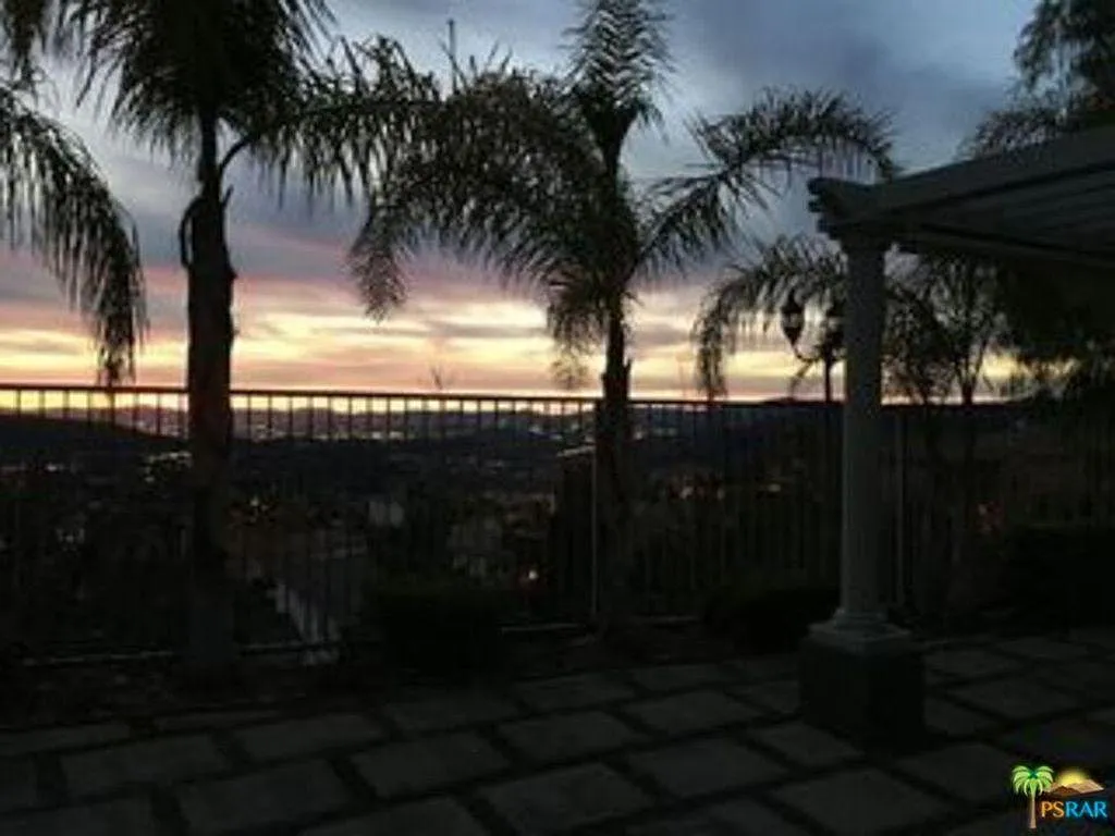 Provence Lane, Tujunga — Photo 2