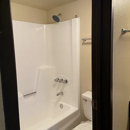 Deer Valley Village Apartments — Photo 8