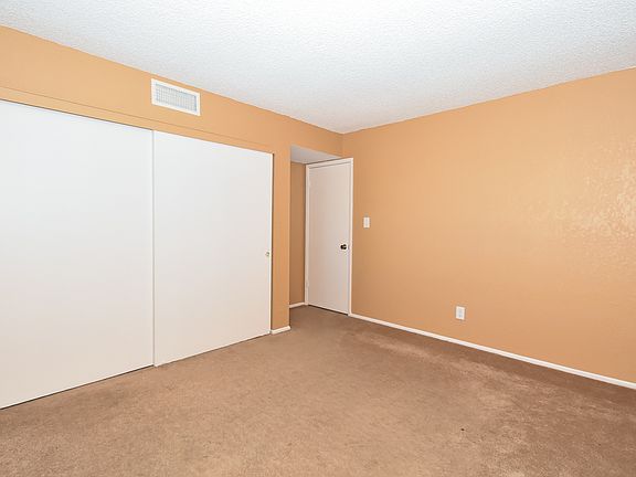 3rd image of 401 W 37th St