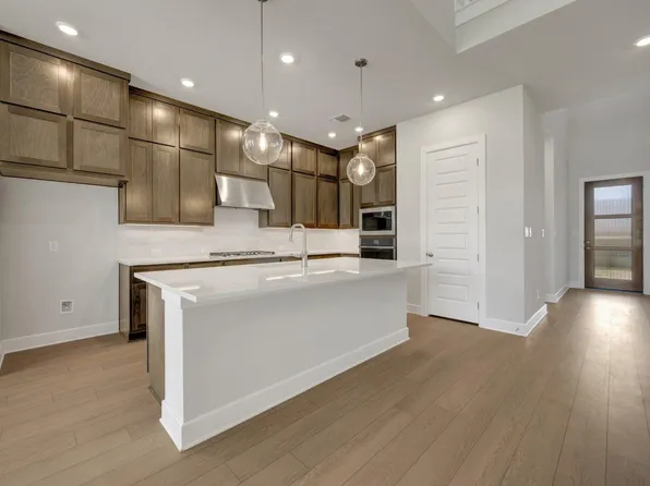 632 Sage Thrasher Cir, Dripping Springs, TX 78620