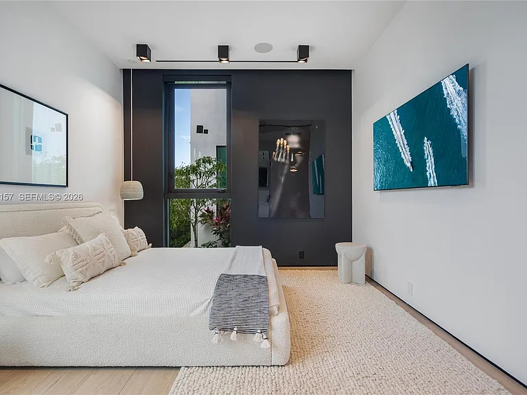 1369 N Venetian Way — Photo 46