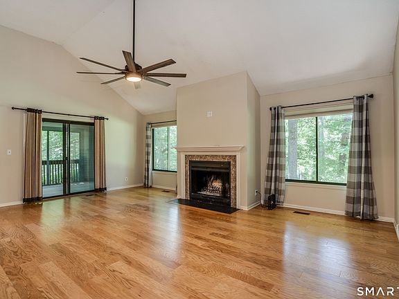 2nd image of 11 Strathmore Lane #11