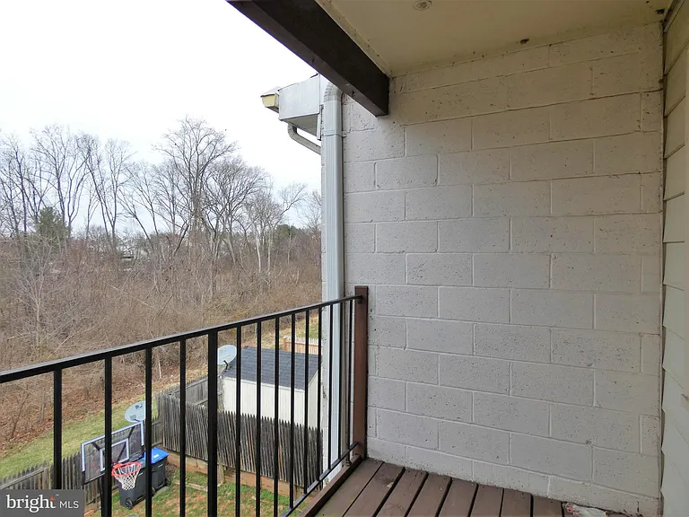 4128 Hamlin Ct — Photo 84
