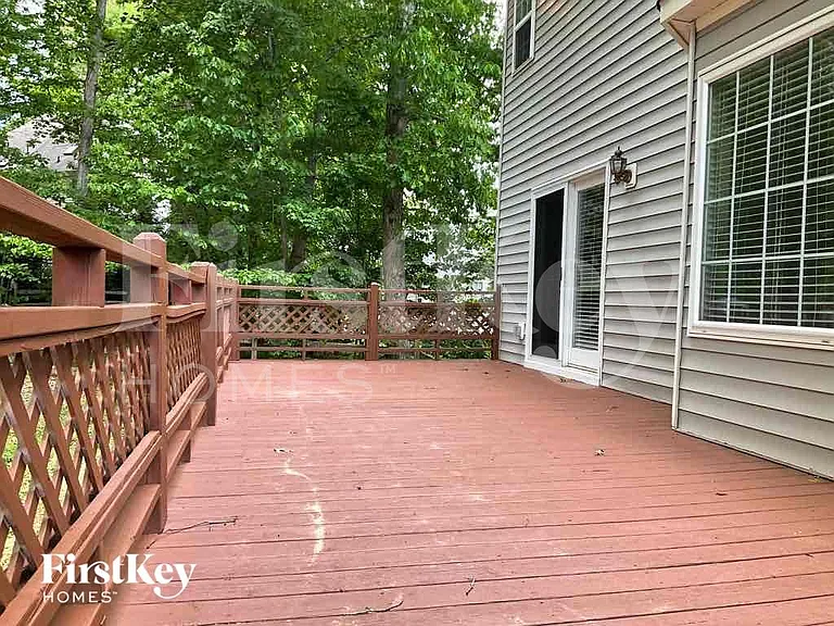 110 Longbridge Dr — Photo 18