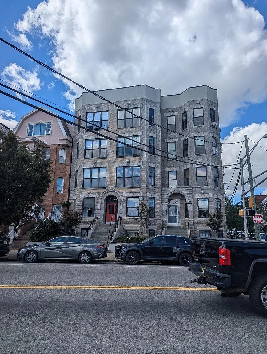 963 Boulevard E #2-3 photo 1