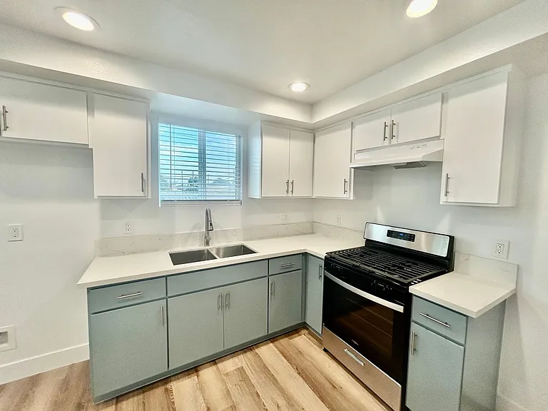 8418 S Main St — Photo 34