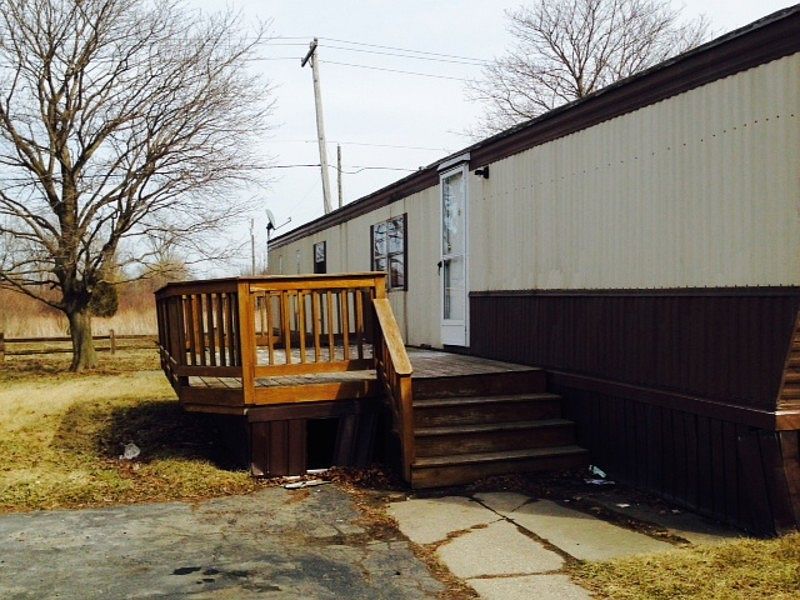 2nd image of 120 Maple Dr