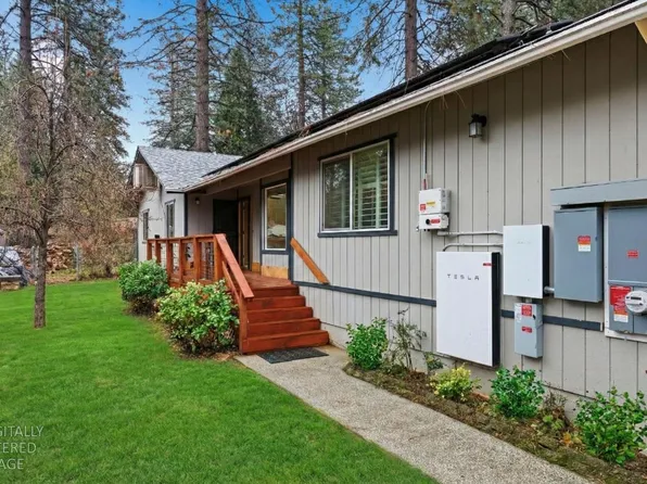 5855 Pine St, Foresthill, CA 95631