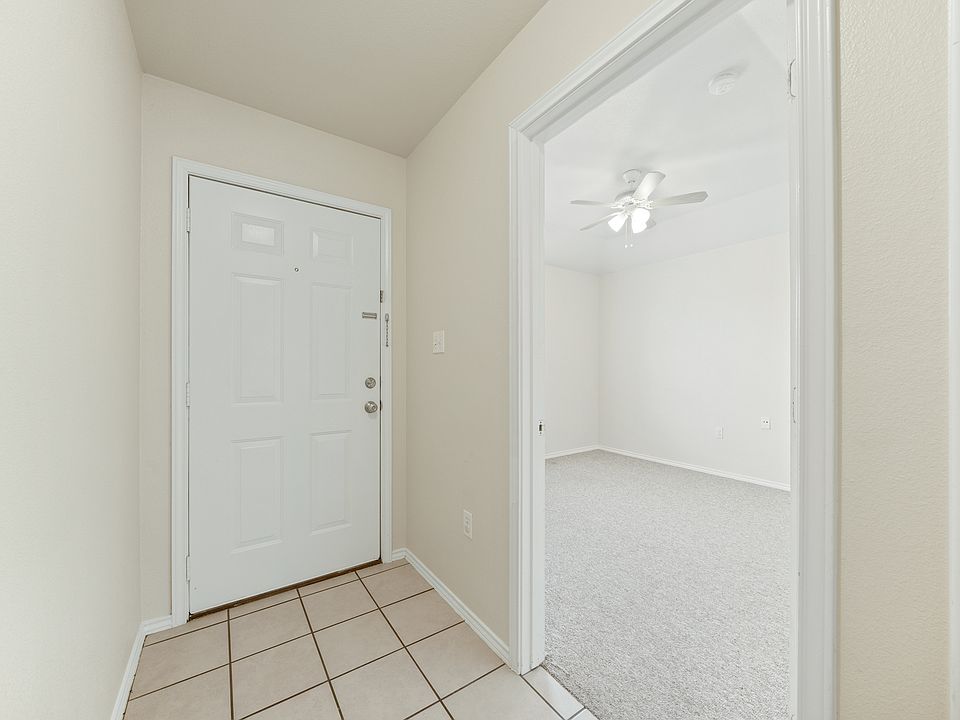 Entry/Foyer