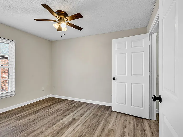 3687 Claypond Rd #D — Photo 44