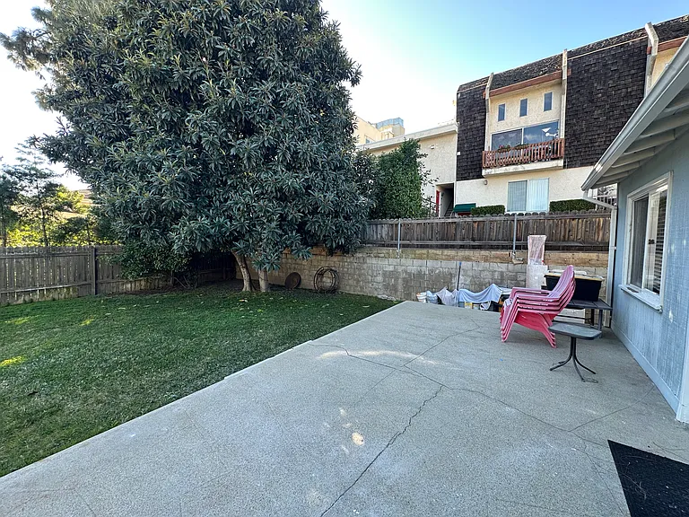 12842 Kling St — Photo 22